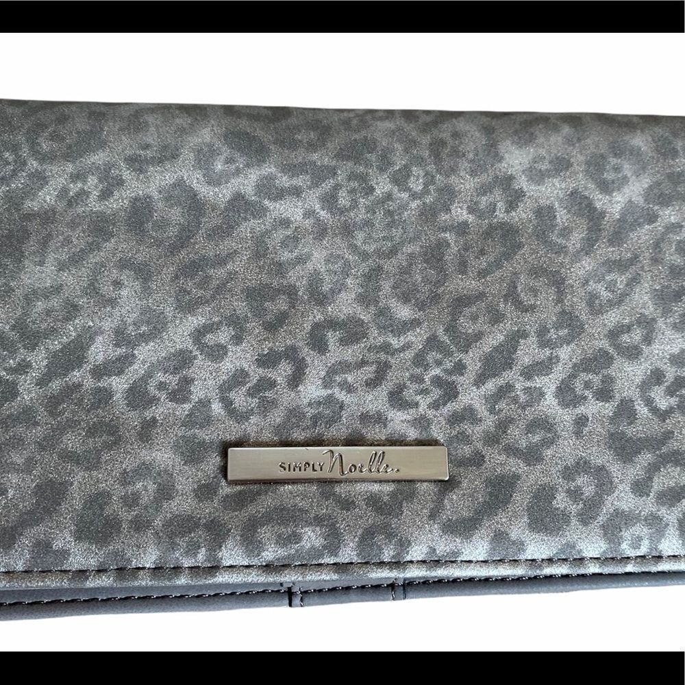 Simply Noelle Leopard Wallet - Picture 2 of 4